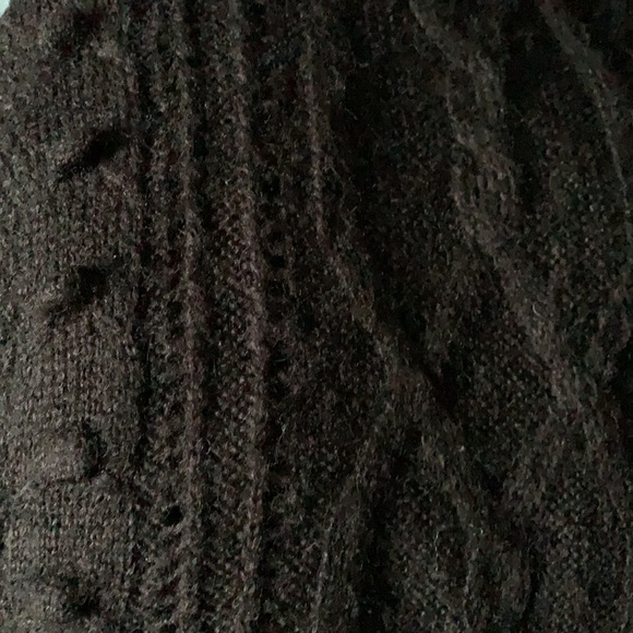 🖤PONCHO🖤 Black Knit Pom Pom Poncho in Excellent Condition 🖤 NICE and SOFT🖤 - Picture 7 of 8